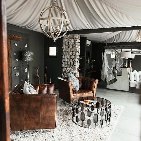 Etosha Oberland Lodge Okaukuejo Exteriér fotografie