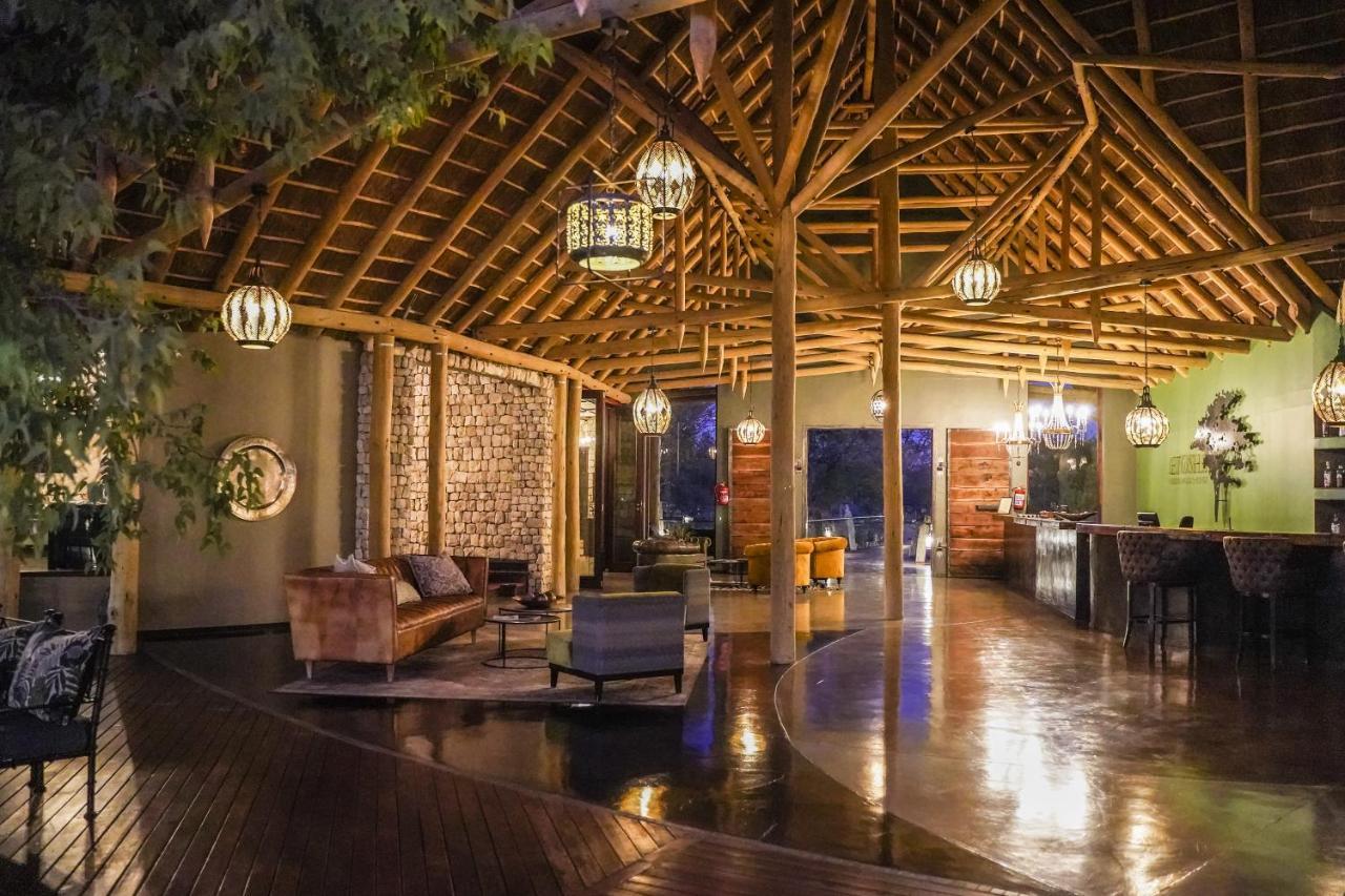 Etosha Oberland Lodge Okaukuejo Exteriér fotografie