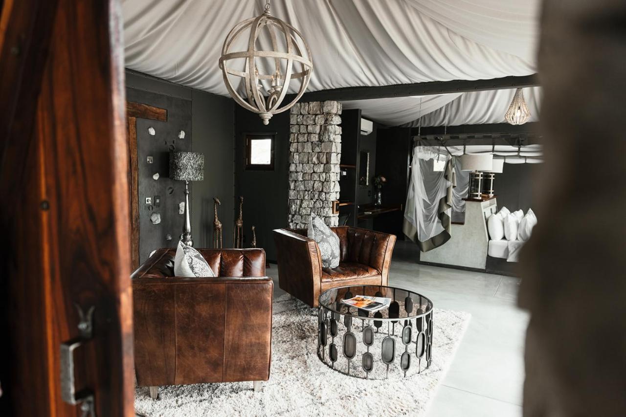 Etosha Oberland Lodge Okaukuejo Exteriér fotografie